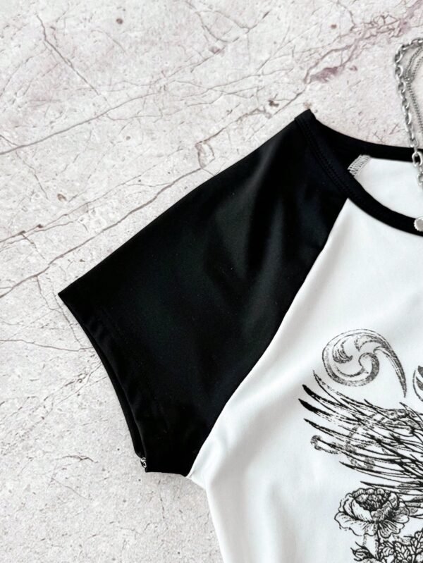 Tween Girls' Black & White Knit Fitted Raglan Sleeve Colorblock Heart Print Casual Streetwear T-Shirt