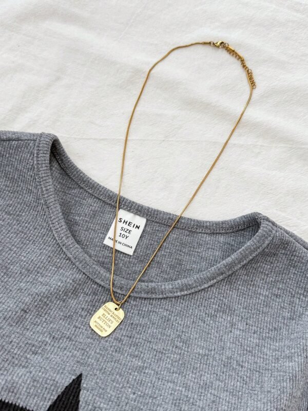 http___img.ltwebstatic.com_v4_j_pi_2026_01_06_d4_1767671024c32b415dffcc2fd3ce45cdeb4e1d004f SHEIN Tween Girls' Dark Gray Ribbed Knit Solid Color Star Pattern Ruched Waist Short Sleeve T-Shirt, Suitable For Casual Wear